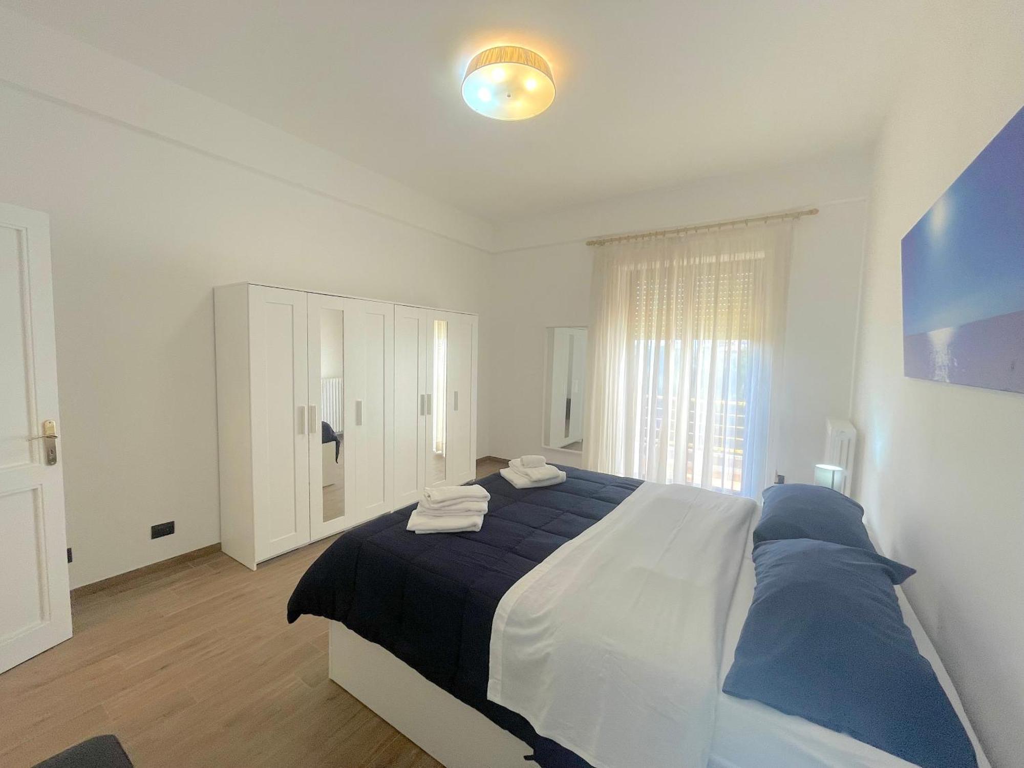 Helios Apartment Лече Екстериор снимка