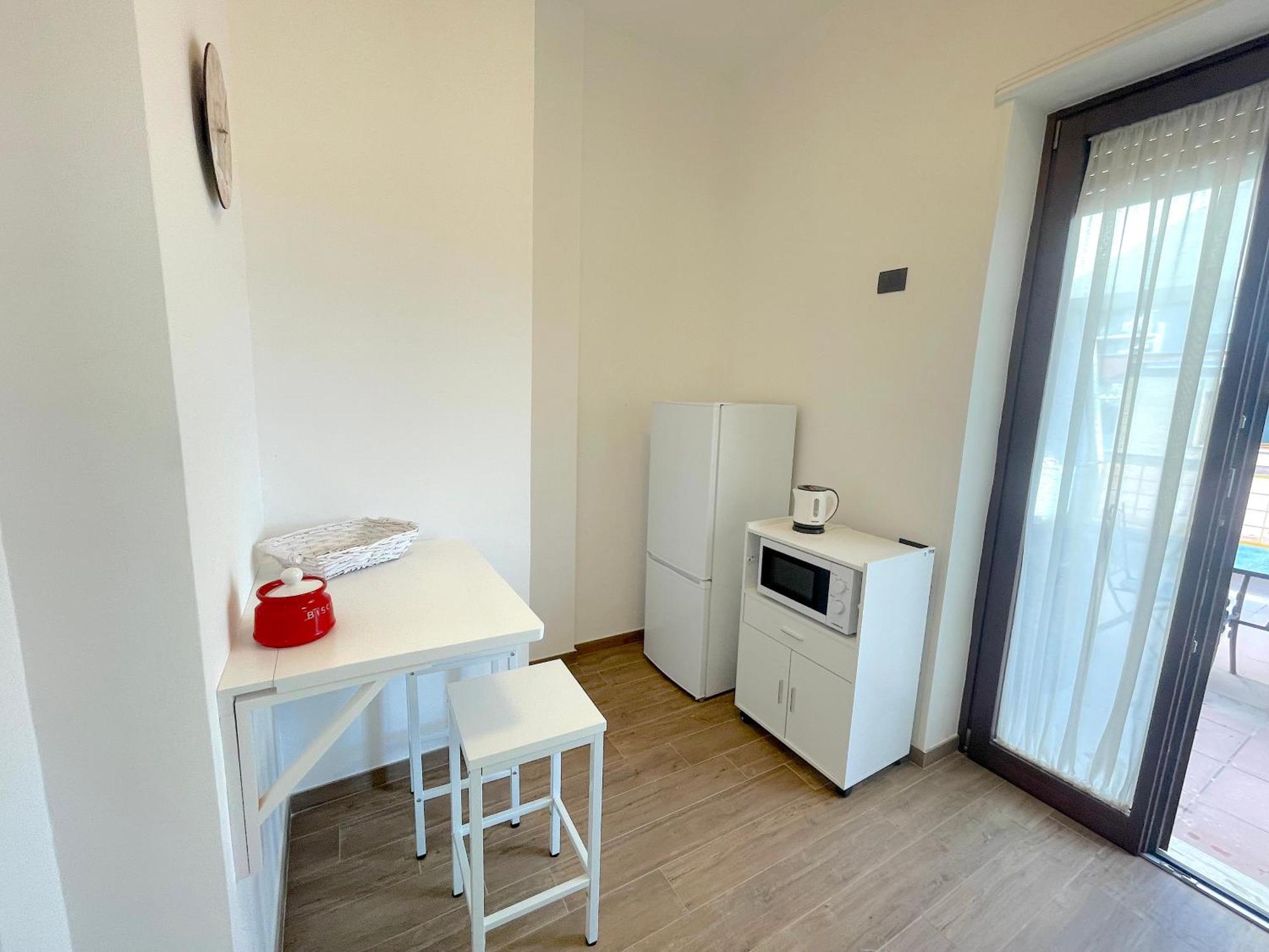 Helios Apartment Лече Екстериор снимка